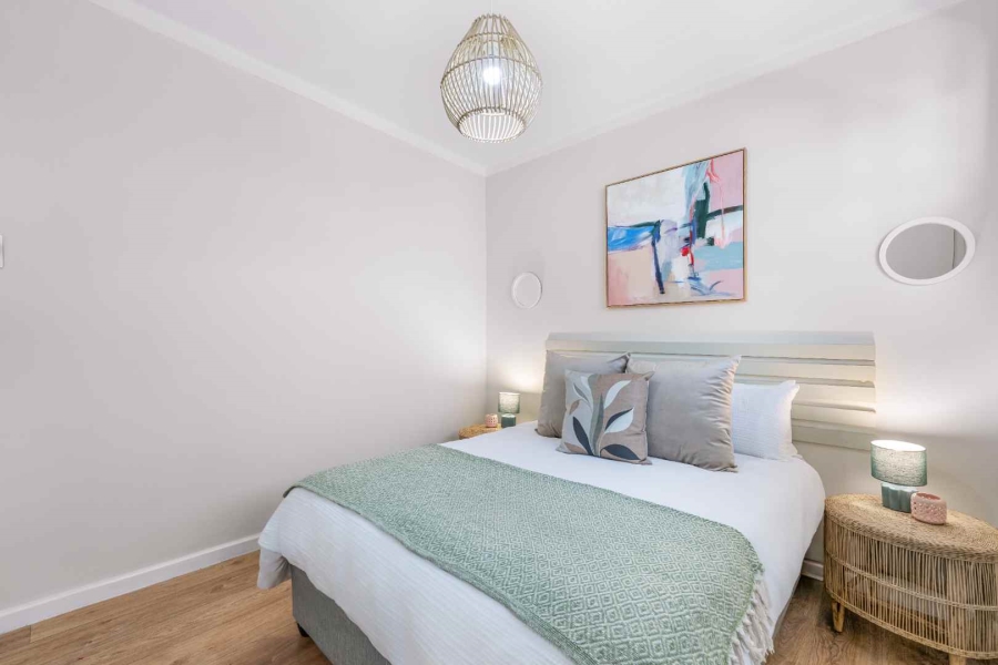 To Let 2 Bedroom Property for Rent in Green Point Western Cape
